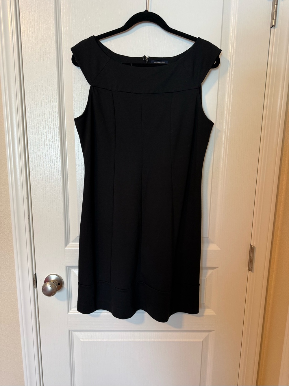 Banana Republic Black Cap-Sleeve Midi Shift Dress